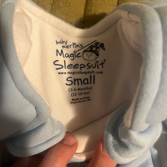 Magic Merlin’s sleepsuit - Picture 2 of 2